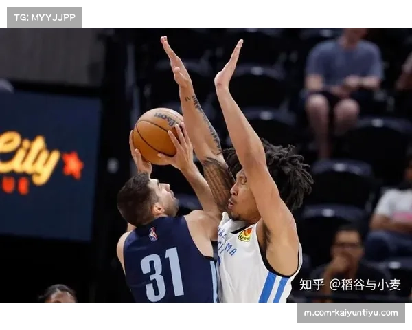 霍姆格伦与哈滕斯坦内线组合 雷霆防守效率提升关键因素